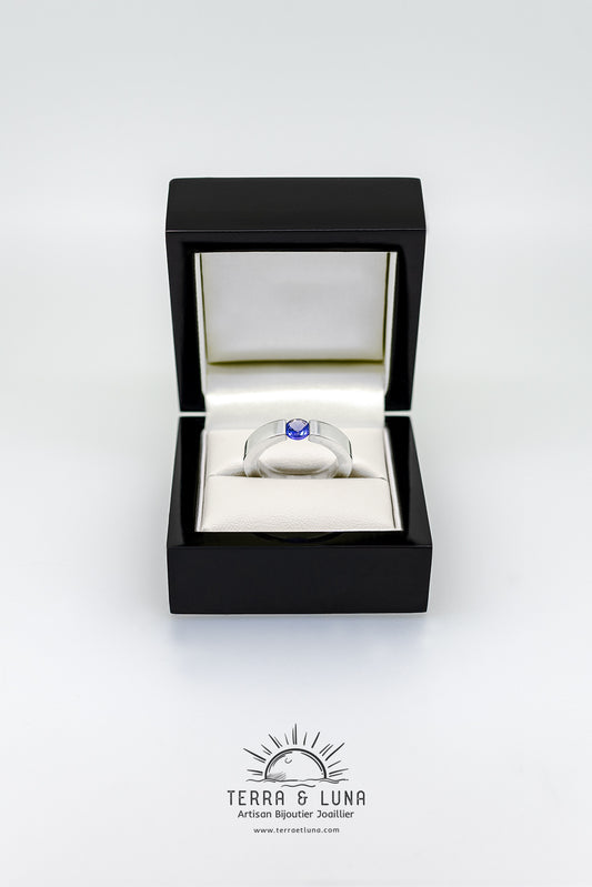 Bague argent et Tanzanite naturelle intense purple blue AAA 5,46 MM 0,70 CTS VVS serti tension