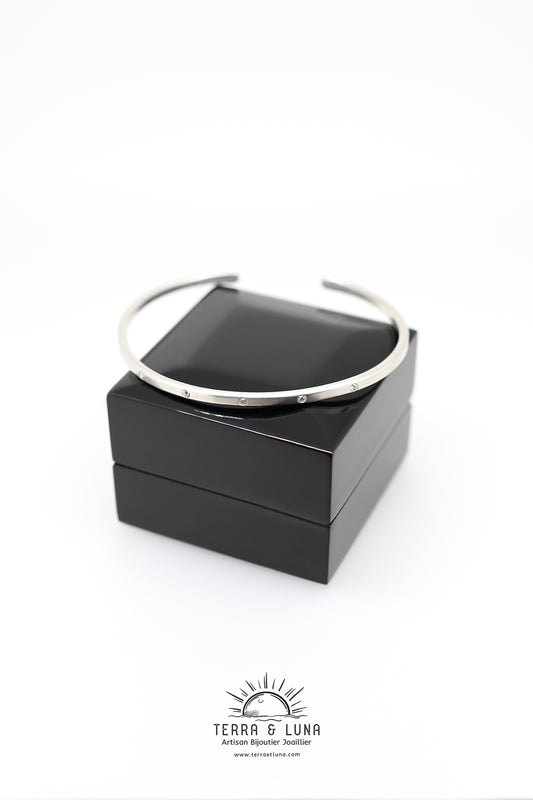 Bracelet oval en argent massif 925 perforé et satiné