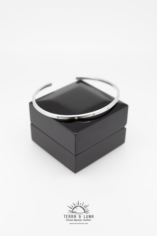 Bracelet oval en argent massif 925 perforé et satiné