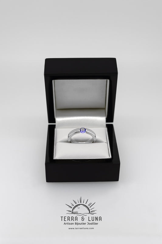 Bague en argent 925 et Tanzanite naturelle intense purple blue AAA VVS serti tension