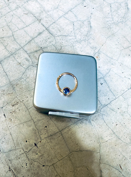 Piercing Septum en or jaune 18 carats et magnifique Tanzanite naturelle AAA VVS