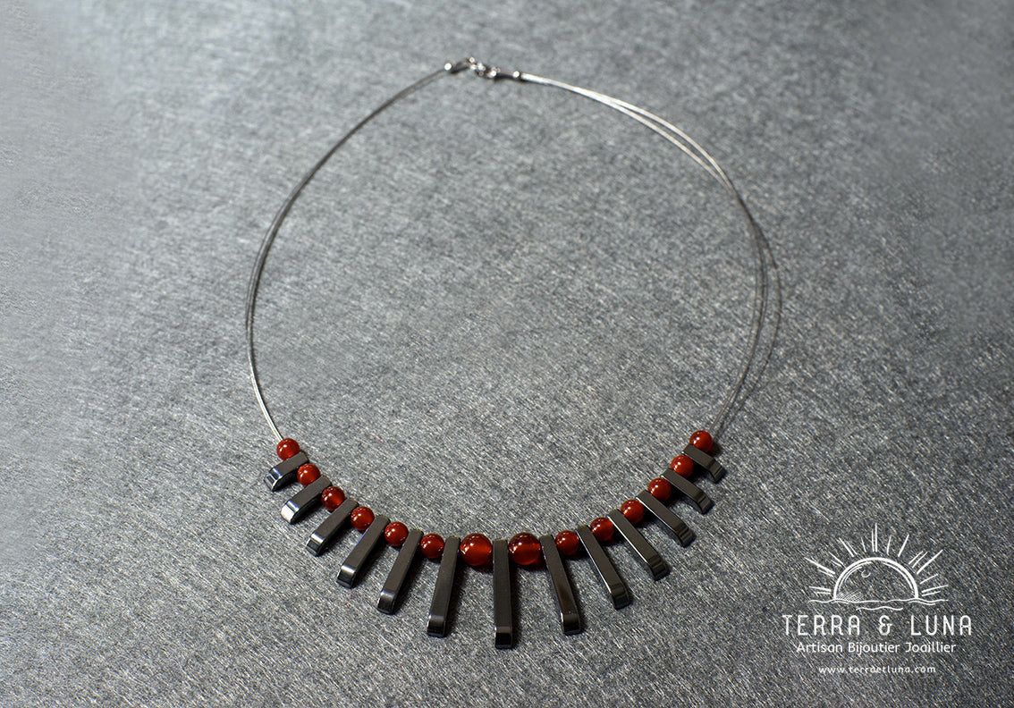 Collier Gaia en perles naturelles de Cornaline et Hématites