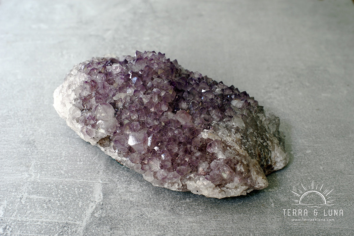 Druse d'Améthyste naturelle d'Uruguay, minéral naturel pour la lithothérapie en Améthyste
