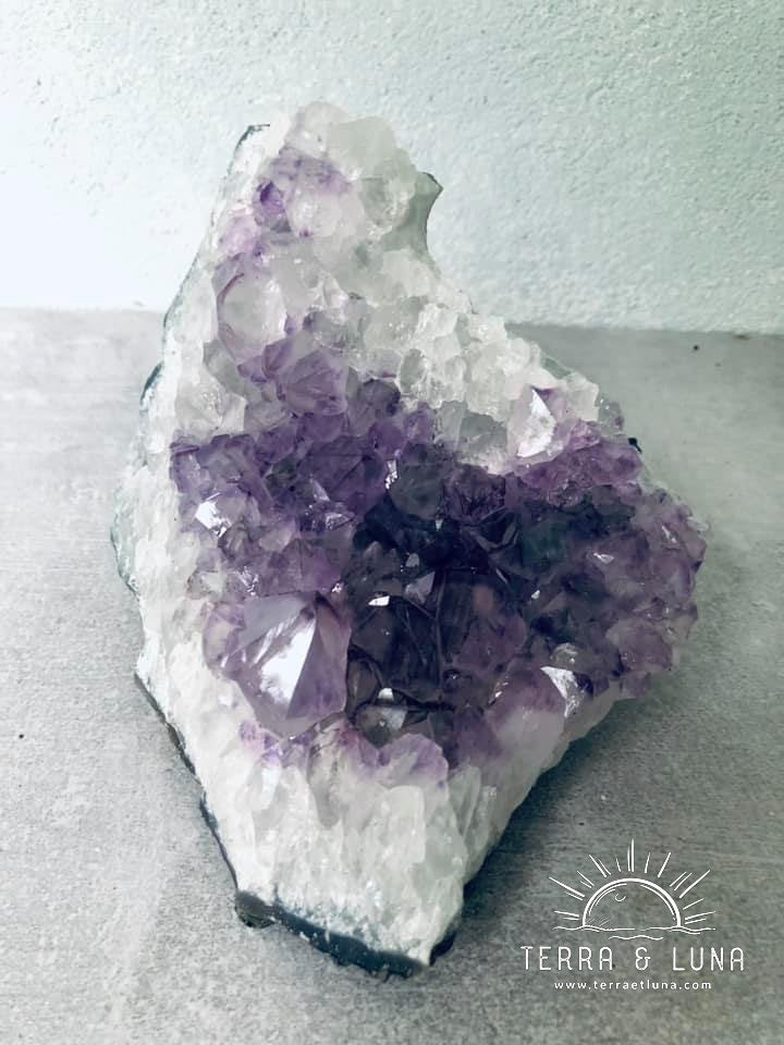 Géode d'Améthyste naturelle du Brésil, minéral naturel pour la lithothérapie en Améthyste