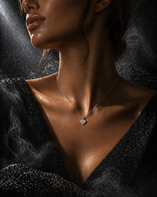 Pendentif cœur en or gris plein 18 carats pavé de diamants 0,42 CTS