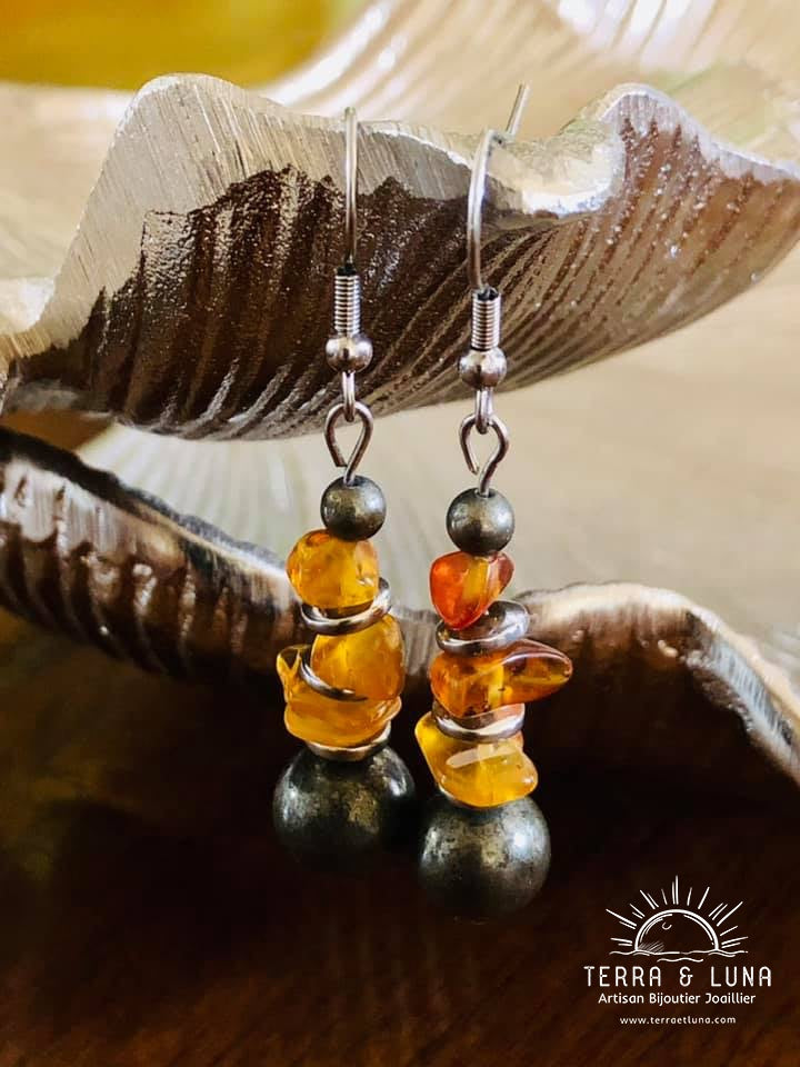 Boucles d'oreilles Léa en Ambre Baltique et perles de Pyrite naturelles